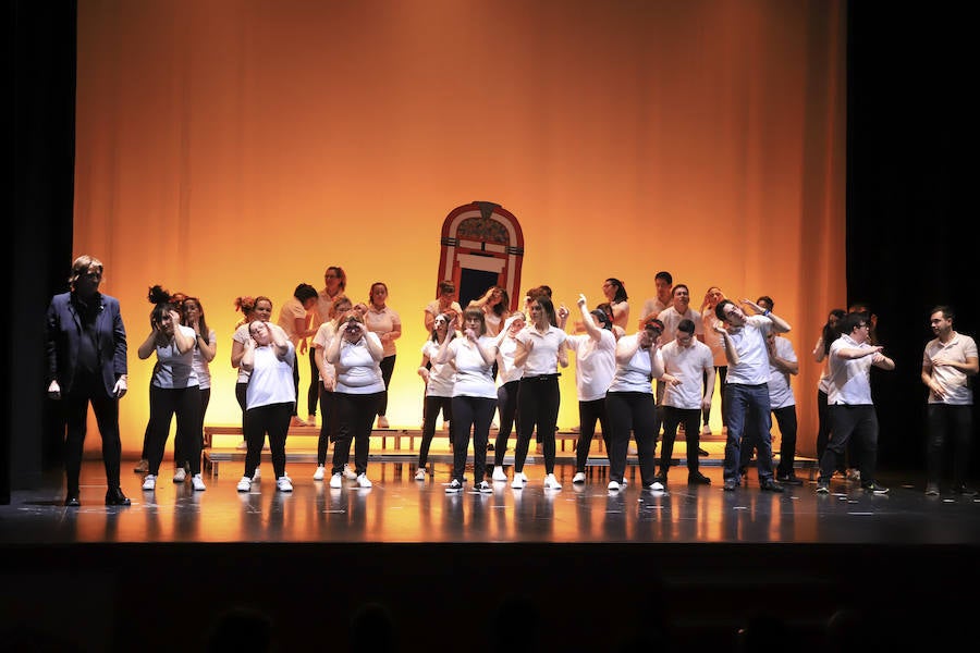 Fotos: Musical de Grease, interpretado por la Fundación Aviva, en Salamanca