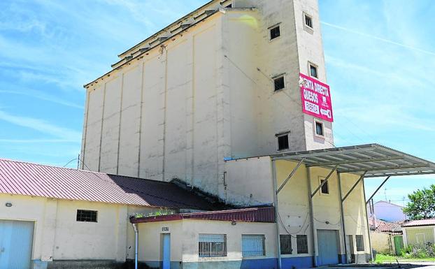 Silo de Baltanás, una de las unidades de almacenamiento cuya cuarta subasta ha quedado desierta.