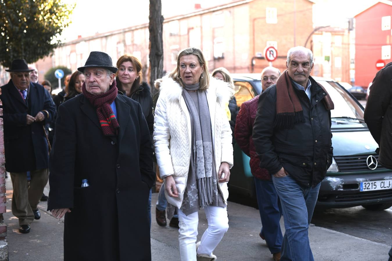 La candidata a la Alcaldía por el PP dice que para abordar los problemas de la zona «hay que venir aquí»