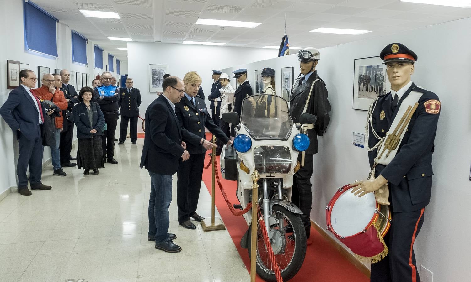 Situado en las instalaciones de la Jefatura Municipal en la calle La Victoria