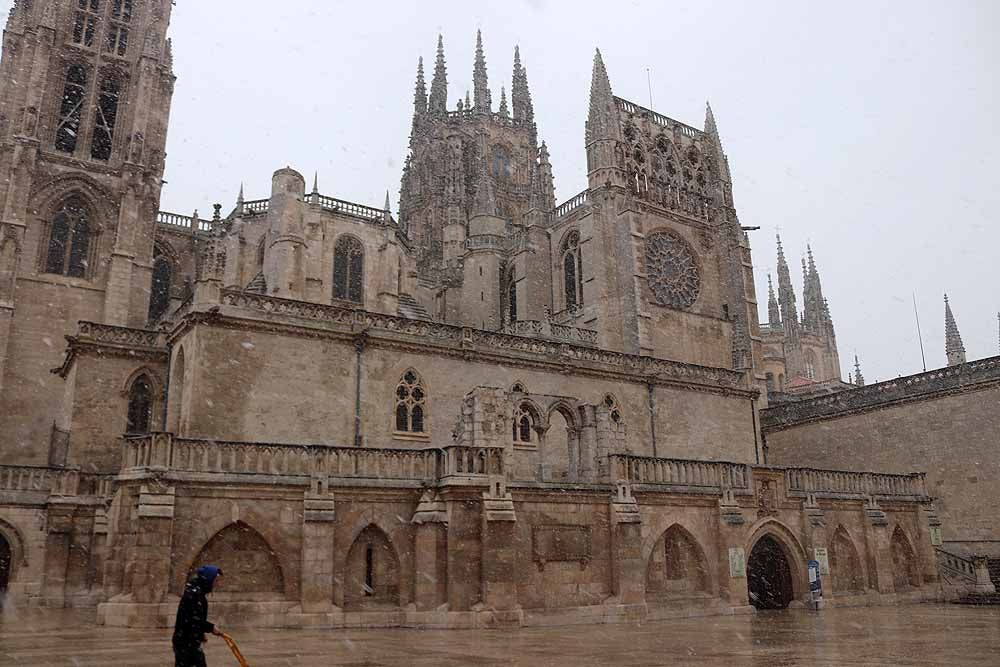 Fotos: Llegan los primeros copos de nieve a Burgos