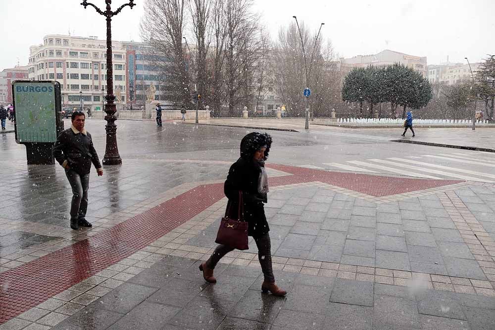 Fotos: Llegan los primeros copos de nieve a Burgos