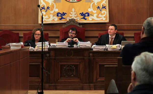 Galería. Comienza el juicio contra la excúpula de Caja Segovia. 