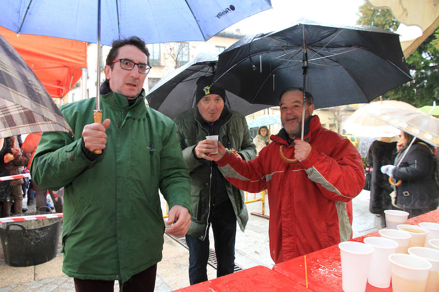 Fotos: La Granja celebra la fiesta de San Ildefonso bajo la lluvia