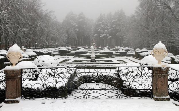 Nieve en La Granja, ayer. 