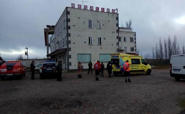 Exterior del club Mesalina tras el incendio de esta mañana.