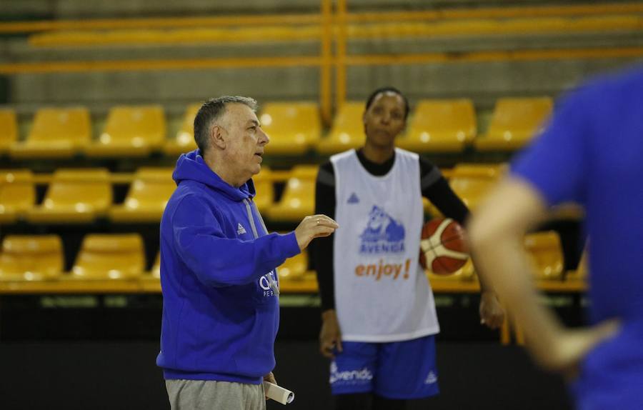 Fotos: Primer entrenamiento de Miguel Ángel Ortega al frente del CB Avenida