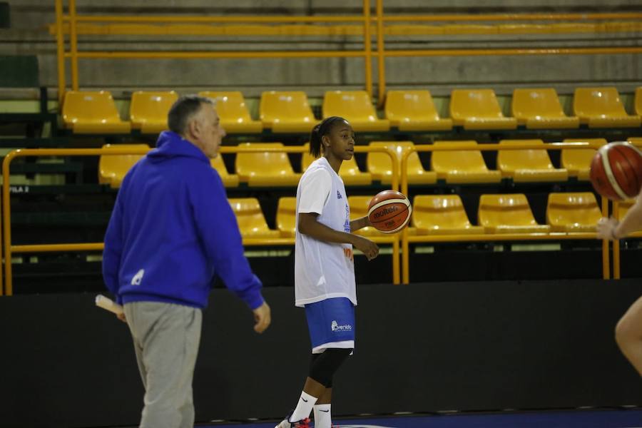 Fotos: Primer entrenamiento de Miguel Ángel Ortega al frente del CB Avenida