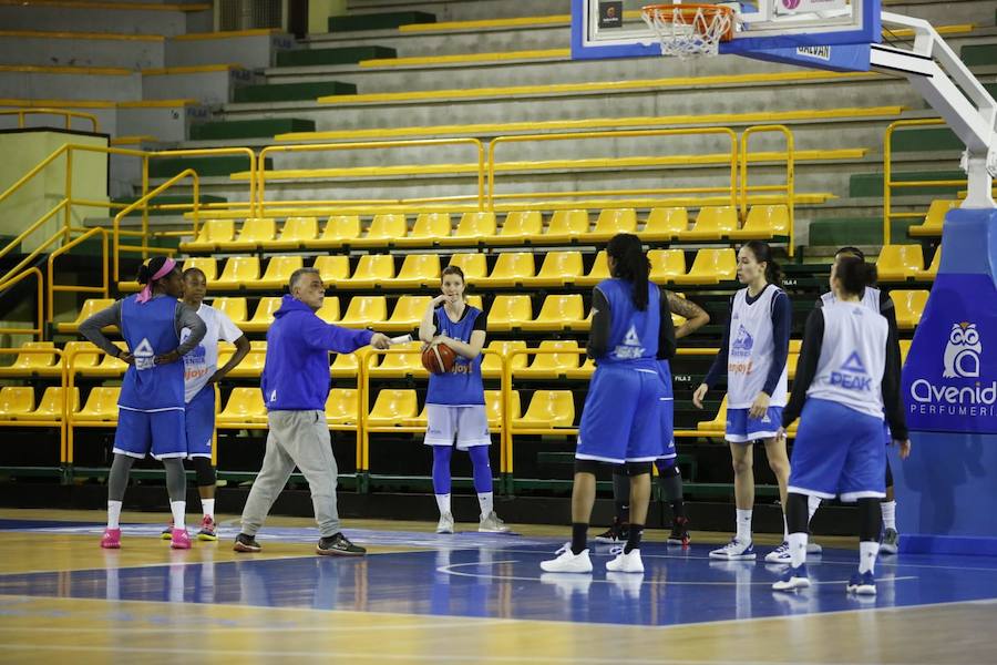 Fotos: Primer entrenamiento de Miguel Ángel Ortega al frente del CB Avenida