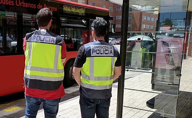 Agentes de la Policía Nacional. 
