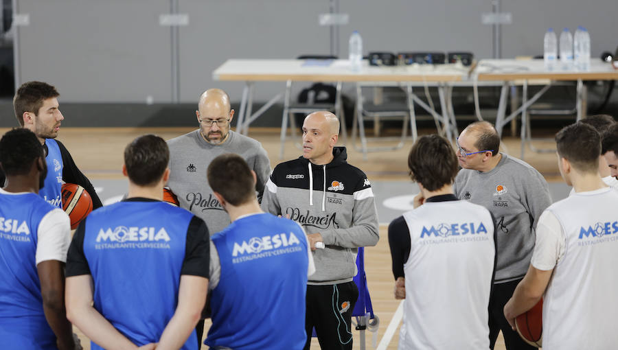 Fotos: Primer entrenamiento de Carles Marco con el Chocolates Trapa