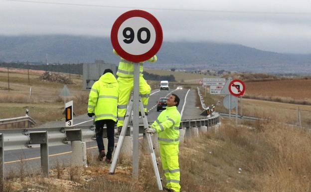 Colocaciónd e la última señal de limitación de la velocidad en la N-110.