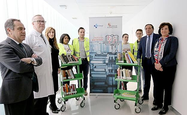 La Junta descarta contratar médicos sin titulación en la región