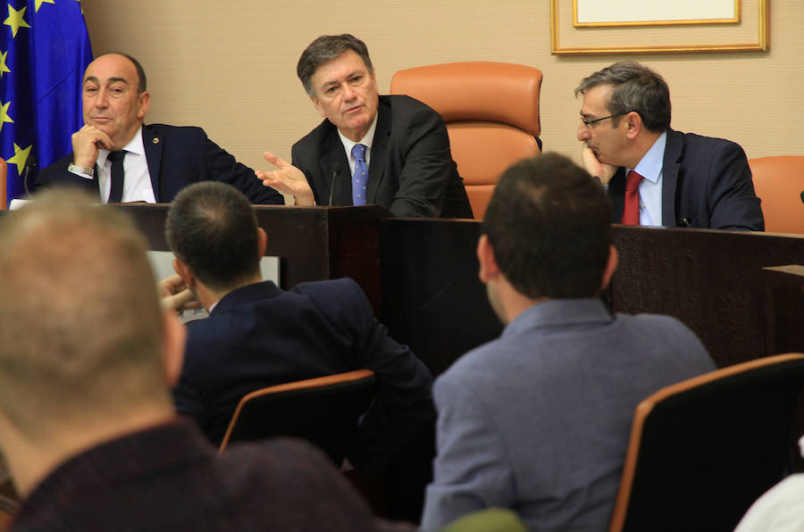 Fotos: Pleno de la Diputación Provincial