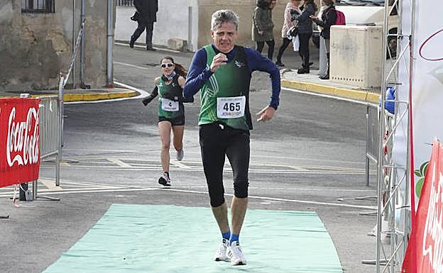 Carmelo Pedrosa y Verónica Sánchez llegan a meta.