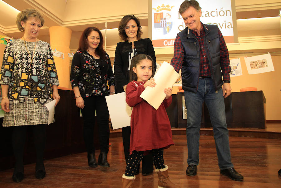 Fotos: Entrega de premios del concurso Marcapáginas de la Diputación Provincial.