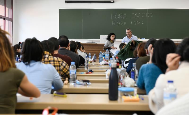 Cientos de aspirantes optan en Valladolid por una de las 8.402 plazas convocadas por el Ministerio de Sanidad, Consumo y Bienestar Social para el total de las titulaciones de acceso a la formación sanitaria especializada