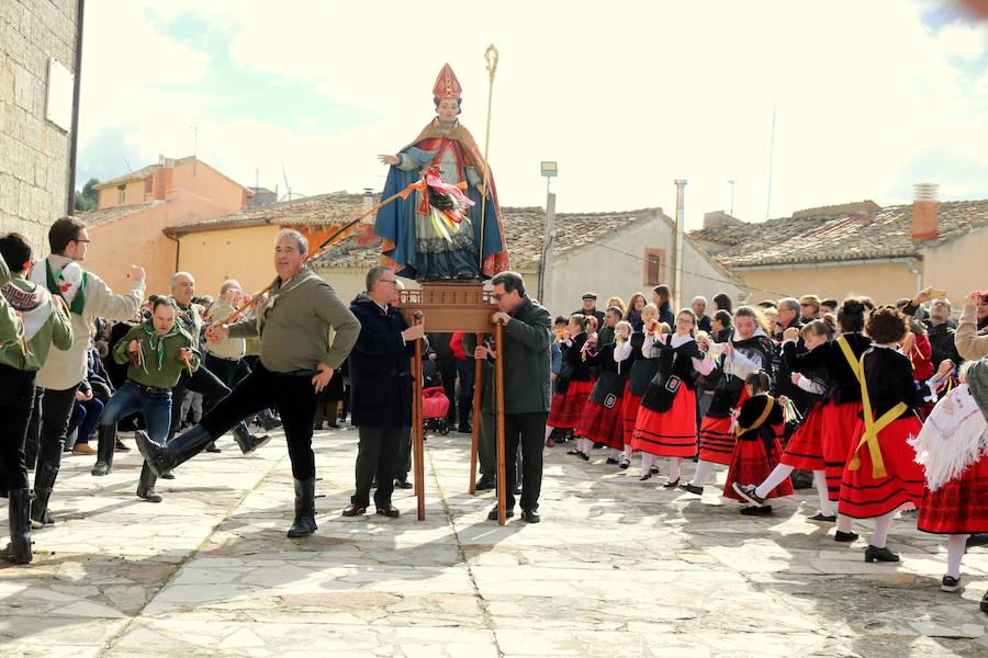 Fotos: Hornillos de Cerrato venera a San Blas