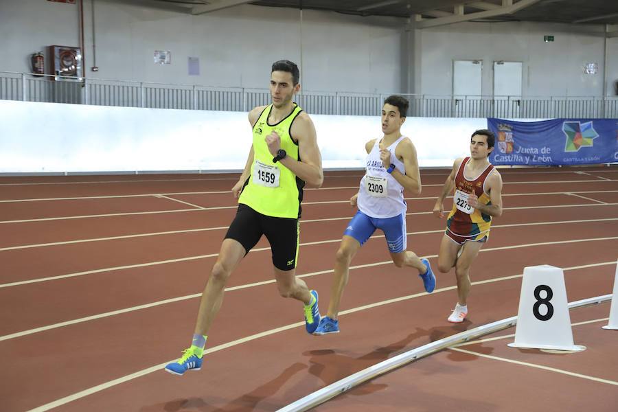 Fotos: El Provincial de pista cubierta en Salamanca llena la Gil Pérez (4/4)