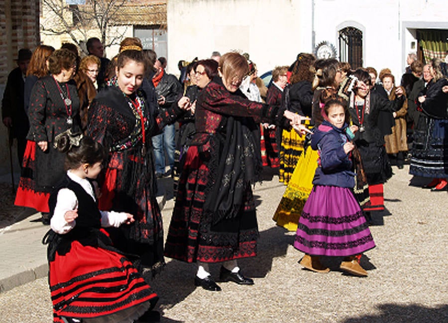 Fotos: Celebración de Santa Águeda en Nieva