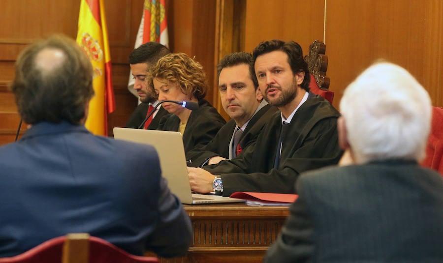 Fotos: Inicio del juicio por las prejubilaciones de Caja Segovia