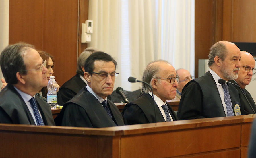 Fotos: Inicio del juicio por las prejubilaciones de Caja Segovia