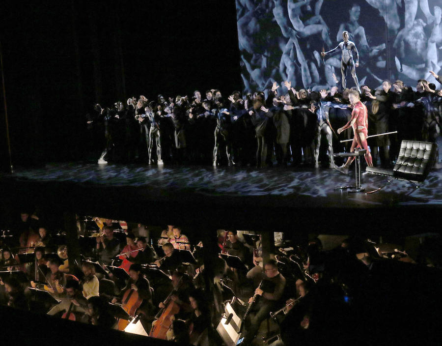 Fotos: Ensayo de la obra &#039;El martirio de San Sebastián&#039;, de La Fura dels Baus, en el Teatro Calderón de Valladolid