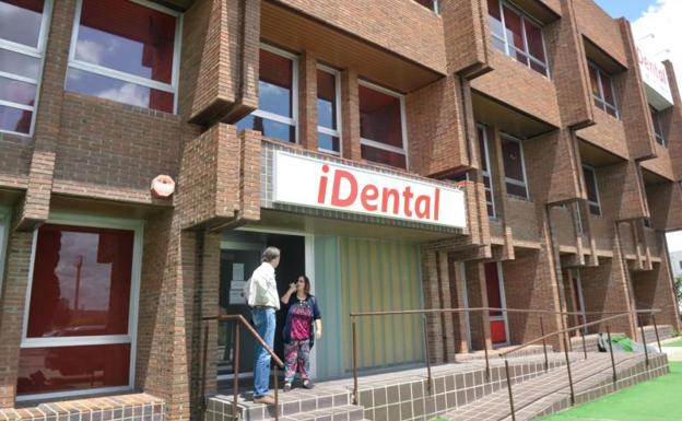 Clinica de iDental en Valladolid, que se encuentra cerrada. 