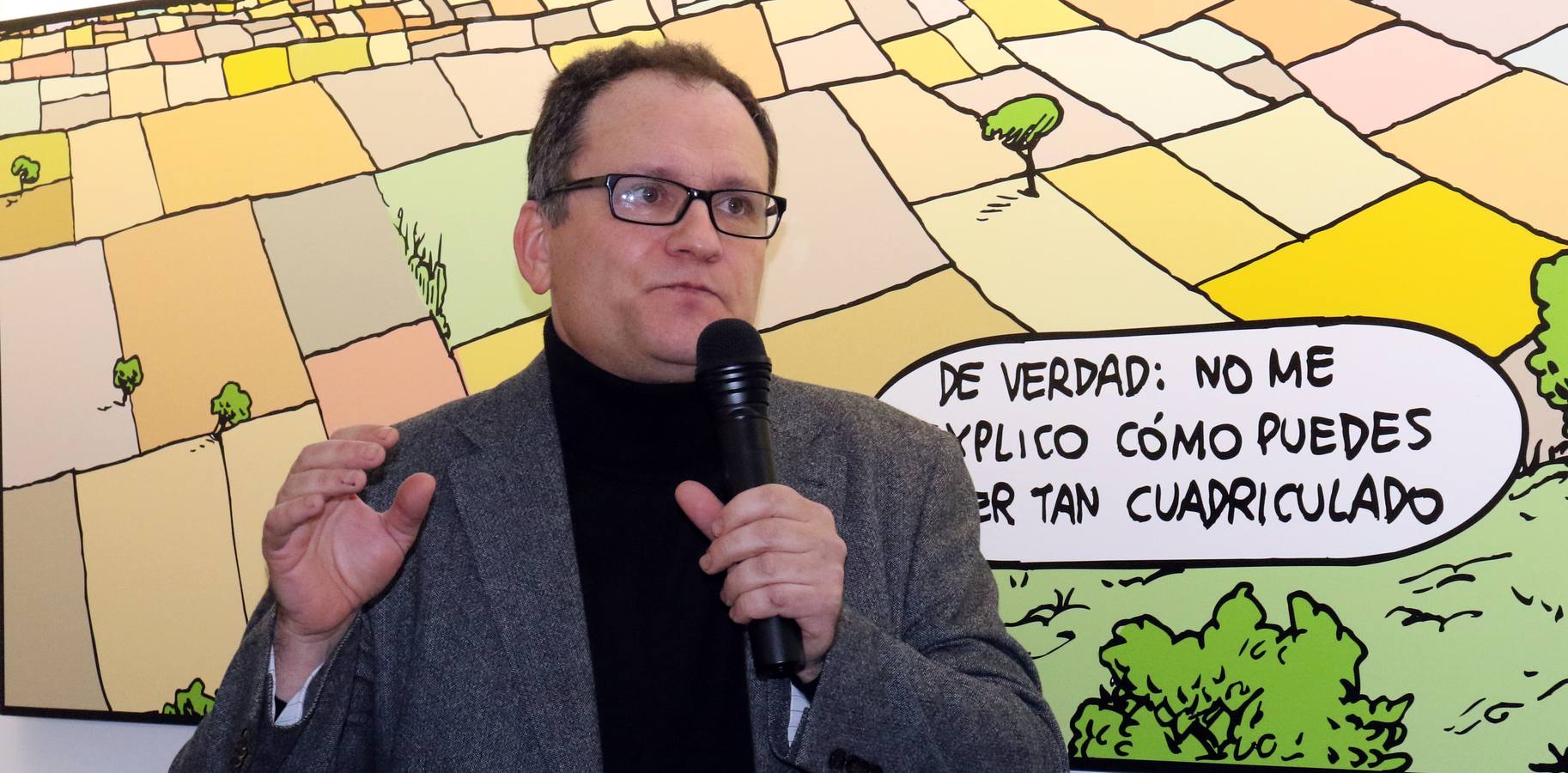 El dibujante celebra sus 25 años como humorista gráfico de «Valladolid y lo vallisoletano» y reivindica la conservación de la prensa tradicional a través de una selección de un centenar de ilustraciones realizadas a lo largo de su carrera