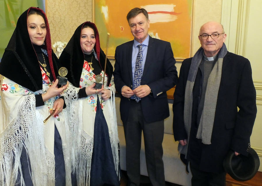 Fotos: Las alcaldesas de Zamarramala visitan las instituciones segovianas