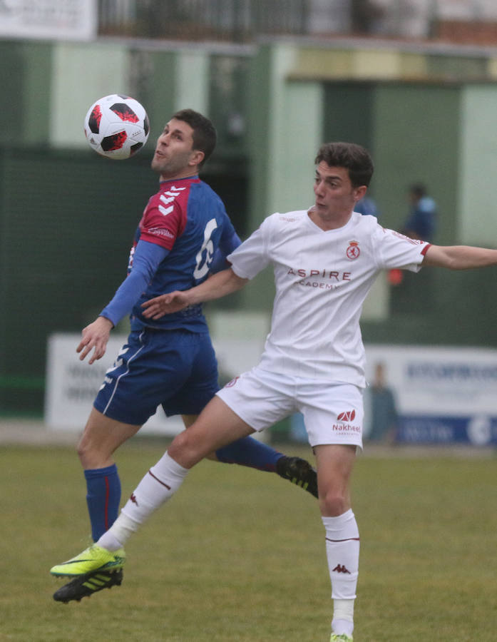 Fotos: Polémico empate entre la Gimnástica Segoviana y el Júpiter de León (1-1)