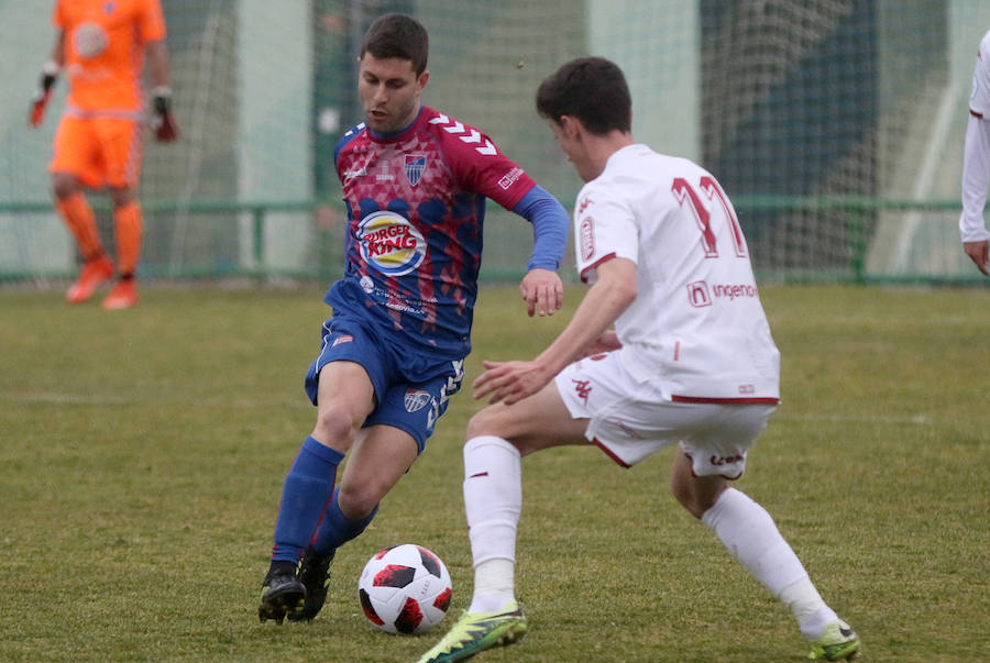 Fotos: Polémico empate entre la Gimnástica Segoviana y el Júpiter de León (1-1)