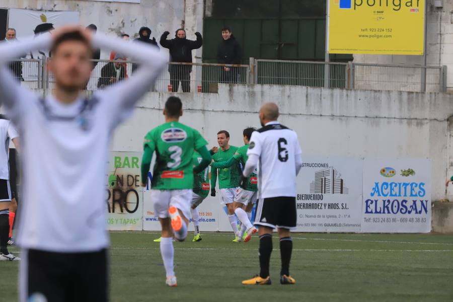 Fotos: El CD Guijuelo se impone al Salamanca CF por la mínima (1-0)