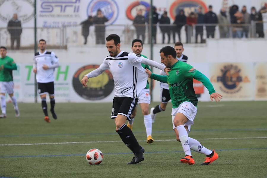 Fotos: El CD Guijuelo se impone al Salamanca CF por la mínima (1-0)