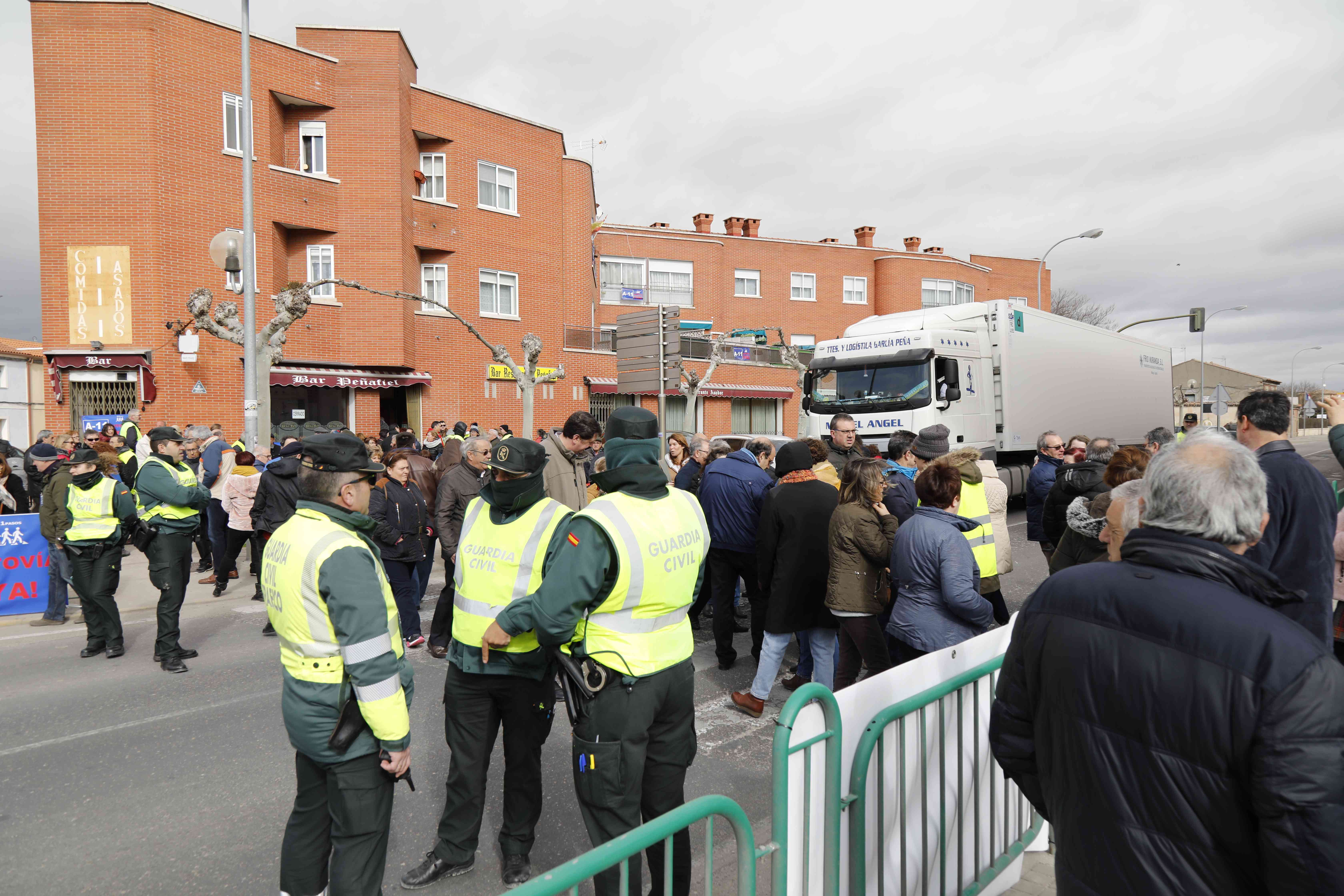 Fotos: Nueva concentración en Peñafiel para reclamar la construcción de la Autovía del Duero