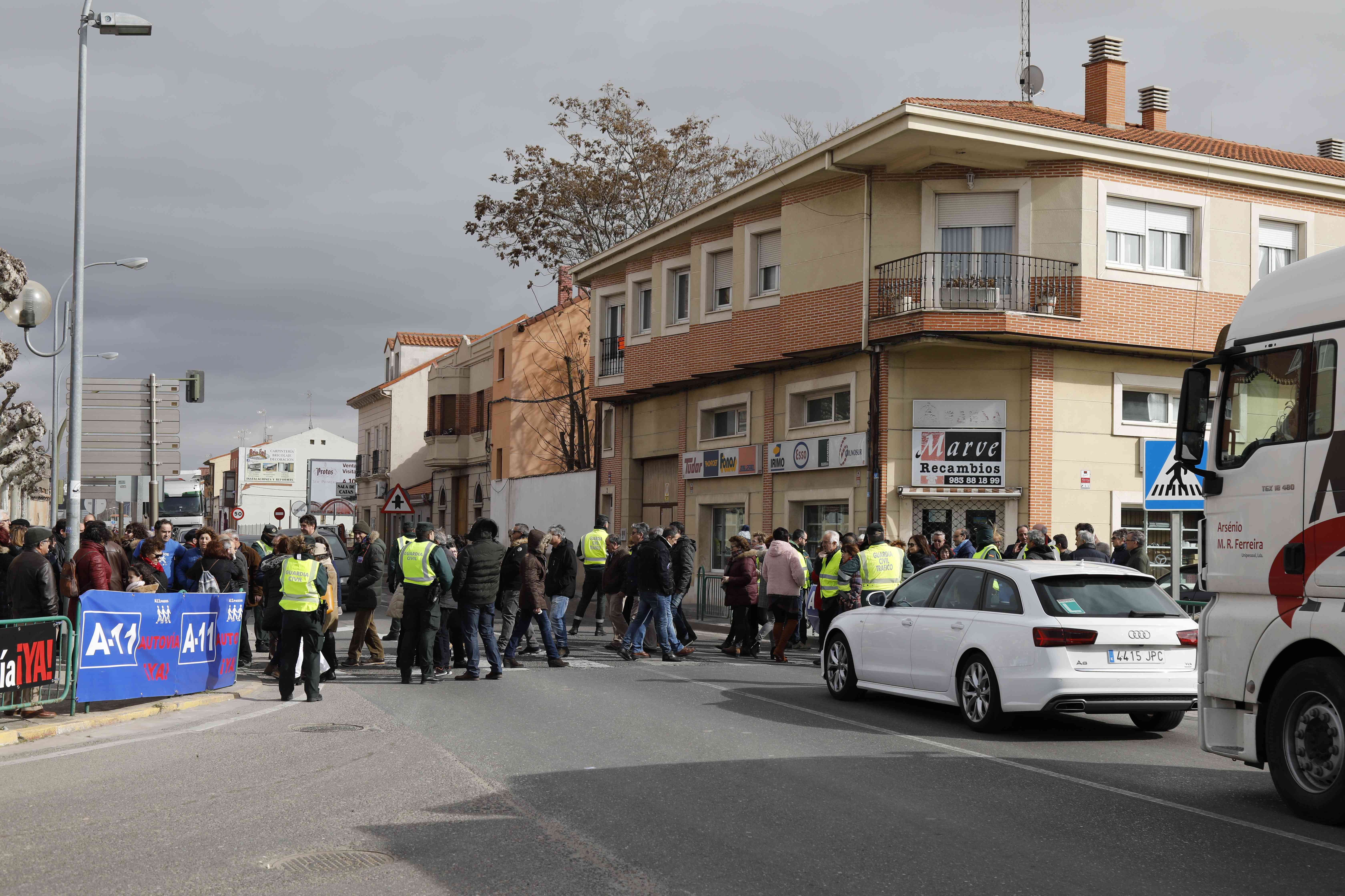 Fotos: Nueva concentración en Peñafiel para reclamar la construcción de la Autovía del Duero