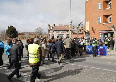 Imagen secundaria 1 - Concentración este domingo en Peñafiel, Valladolid, para reivindicar la construcción de la Autovía del Duero. 
