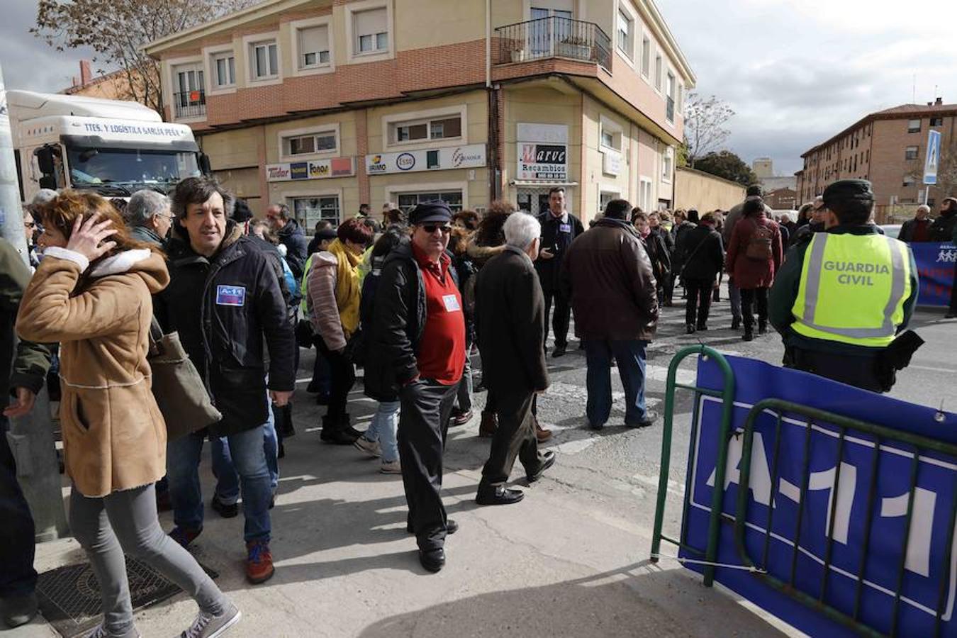 Corte de la Autovía del Duero (A-11) a su paso por la localidad vallisoletana de Peñafiel