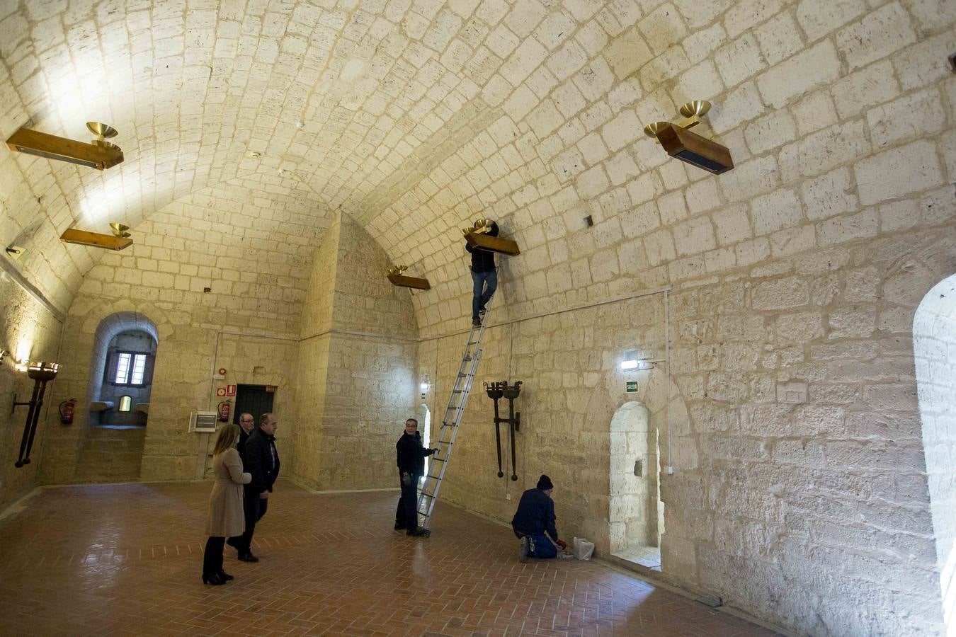 La Diputación de Valladolid destina 2,25 millones a recuperar la fortaleza 'mágica' para convertirla en referencia nacional y europea : en el castillo de los castillos