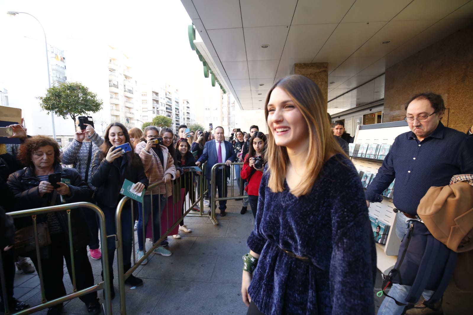 Fotos: La finalista de OT Sabela Ramil causa furor en Salamanca