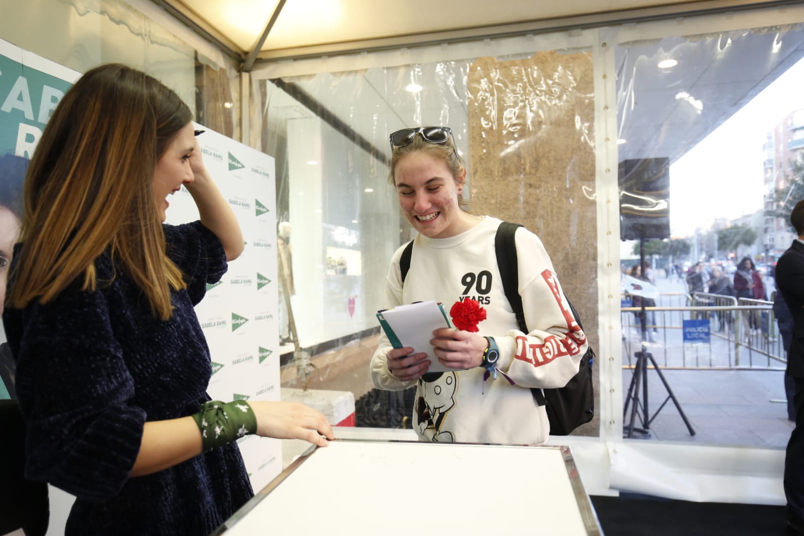 Fotos: La finalista de OT Sabela Ramil causa furor en Salamanca