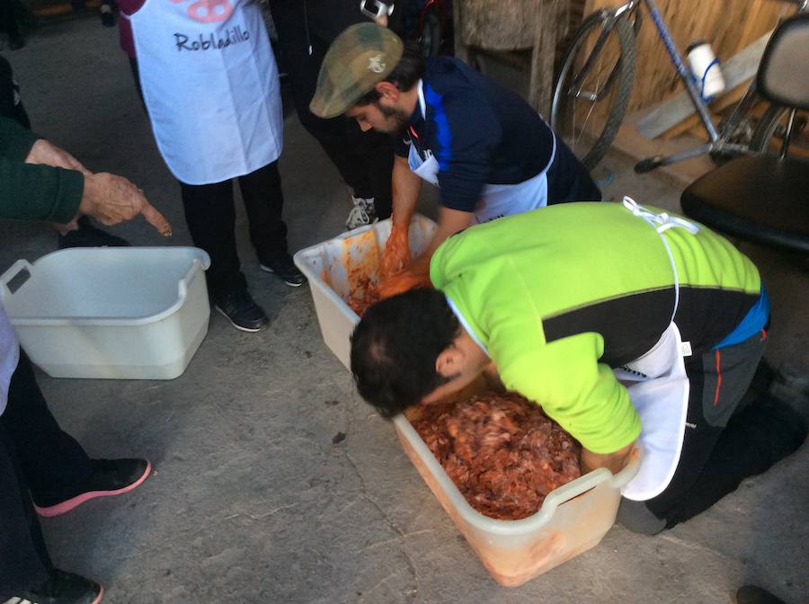 Fotos: Robladillo celebra su tradicional matanza
