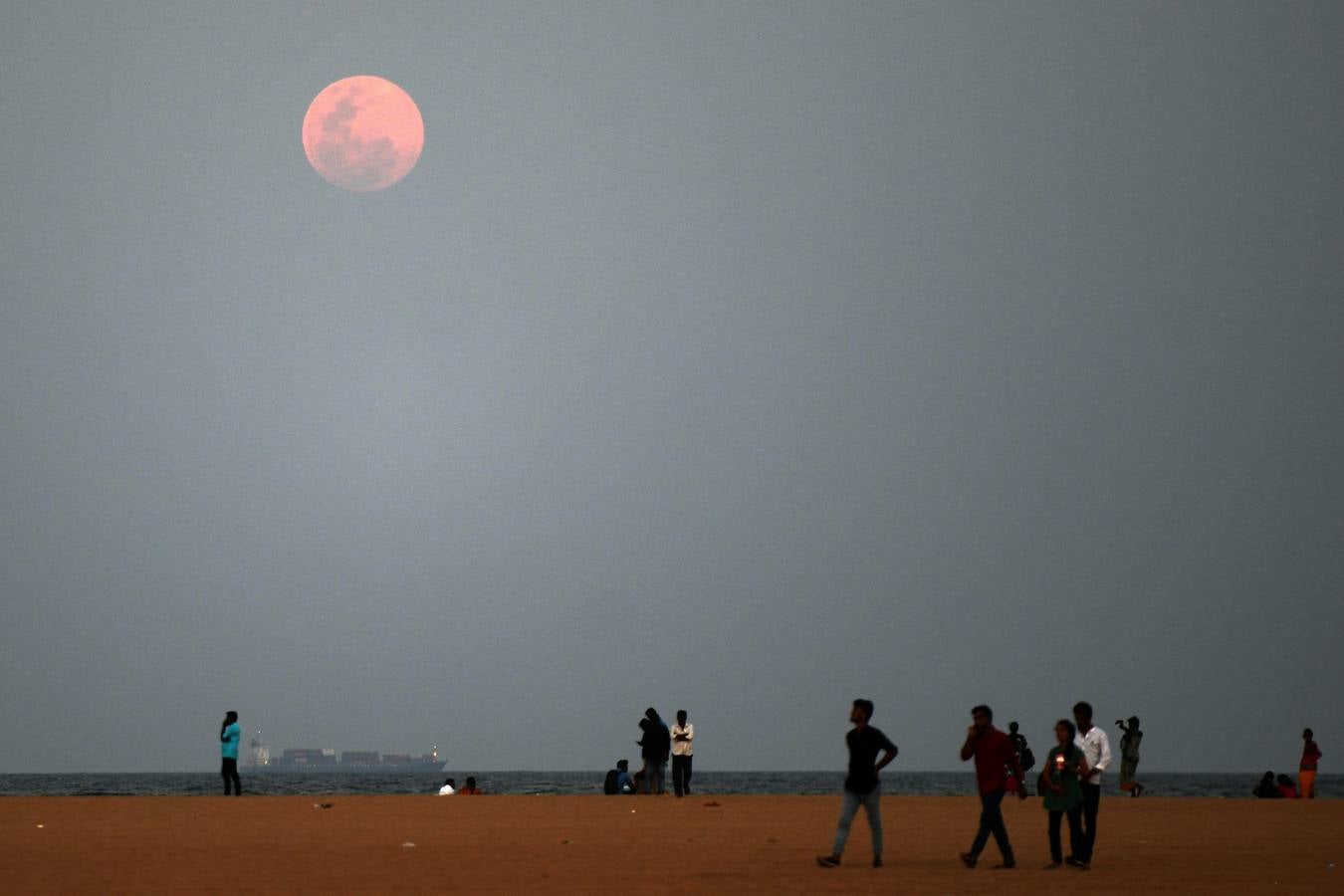 Un fenómeno que ocurre cuando la luna llena se encuentra en su perigeo, el punto más cercano a la Tierra, y en esta ocasión es llamada 'de nieve' porque se produce en un periodo de grandes nevadas en el hemisferio norte