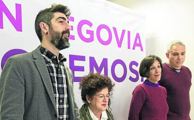 Guillermo San Juan (izq.), María José García Bueno, Amada Peñalosa y Jorge Casas presentan ayer la coalición electoral. 