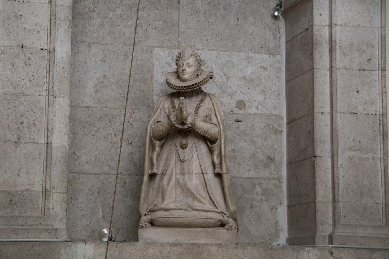 Visita del alcalde de Valladolid y los concejales al convento de Santa Catalina de Siena, adquirido por el Ayuntamiento.