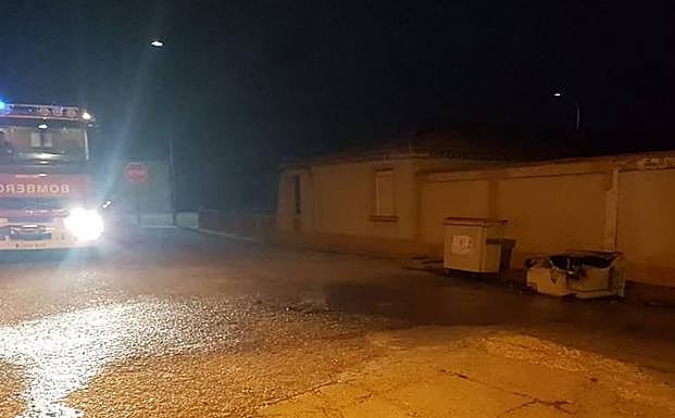 Estado en el que quedó uno de los contenedores calcinados. 