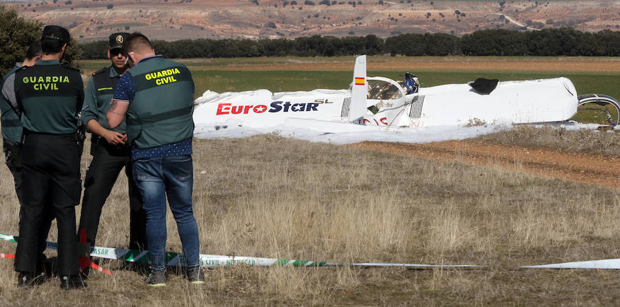 Fotos: Dos fallecidos al estrellarse una avioneta en Corrral de Ayllón