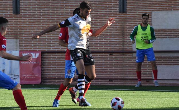 Carlos de la Nava, ante el Navalcarnero en la primera vuelta.