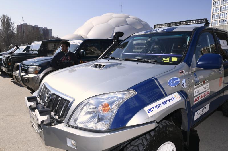 Una docena de vehículos 4x4 participa desde mañana en el Raid Valladolid-Marruecos que lleva medicinas a un hospital
