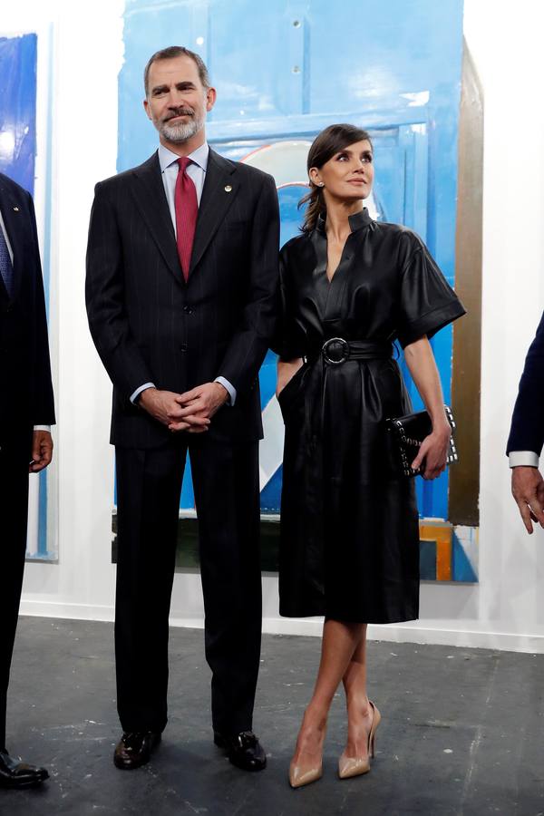 Don Felipe y doña Letizia asistieron hoy a la apertura de la Feria Internacional de Arte Contemporáneo ARCO en el recinto ferial IFEMA de Madrid, con Perú como país invitado en esta edición